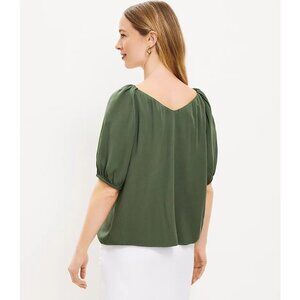Loft Women's Olive Green Lined Peasant Blouse Sz M  Sweetheart Neck Puff Sleeves
